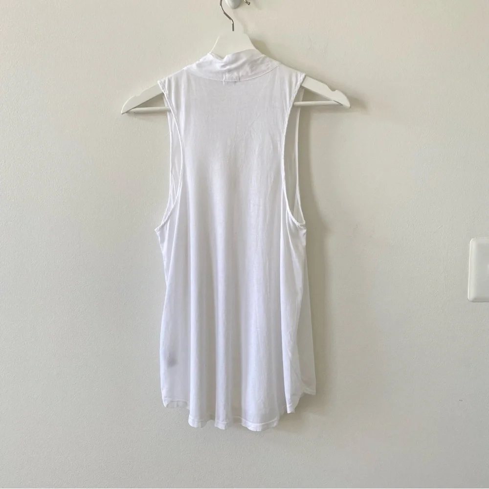 Splendid Women’s V-neck Sleeveless White Top - Picture 3 of 6